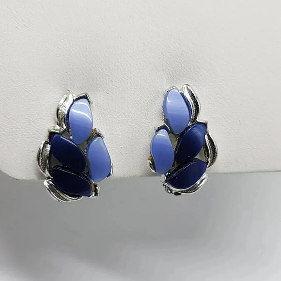 Silver Tone Blue Thermoset Leaf Clip On Earrings Vintage - Picture 1 of 4